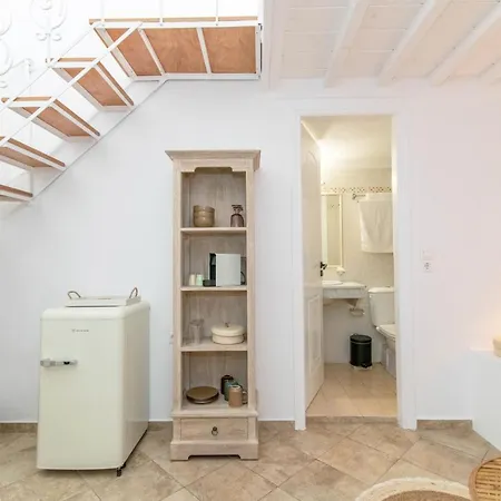 Chora 5 - By Tinoshost Guest house *