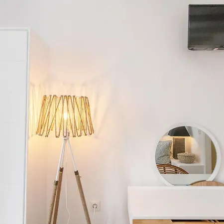 Chora 5 - By Tinoshost Guest house *