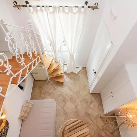 Guest house Chora 5 - By Tinoshost