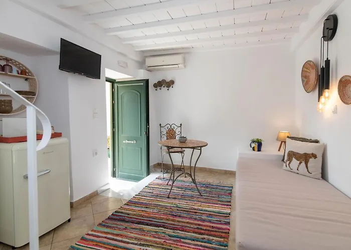 Guest house Chora 5 - By Tinoshost Tinos