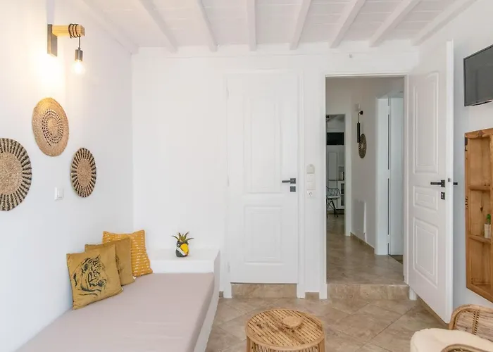 Guest house Chora 5 - By Tinoshost 3*